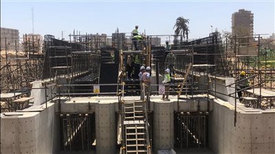 وزير الري يتابع الموقف التنفيذي لمشروع إنشاء قناطر ديروط الجديدة 