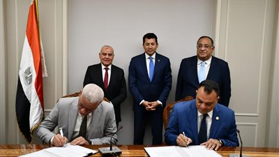 وزير الشباب يشهد توقيع بروتوكول تعاون بين الوزارة  والجامعات الاوروبية بالعاصمة الادارية 