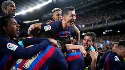 غياب دي يونج وكريستنسن.. قائمة برشلونة لمباراة ريال مدريد في كأس الملك