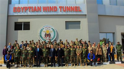 القوات المسلحة تنظم زيارة للملحقين العسكريين العرب والأجانب المعتمدين إلى قيادتي قوات المظلات والصاعقة