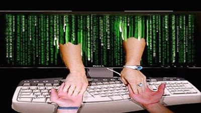 الشيطان معانا دائما فى الدنيا.. 