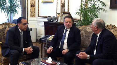 مدبولي يتابع موقف توفير احتياجات السوق المحلية من الأعلاف