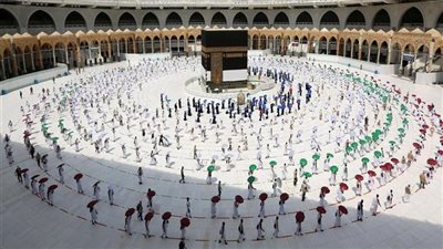  صالحة لمدة 90 يومًا وتتيح الإقامة لمدة 4 أيام.. مزايا العمرة عبر 