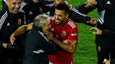 مهدد بالإيقاف.. غرامة ضخمة تنتظر محمد عبد المنعم بعد مباراة كأس مصر