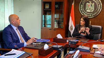  المشاط تبحث مع الرئيس التنفيذي لجهاز تنمية المشروعات التوسع في برامج تمويل المشروعات الصغيرة والمتوسطة 