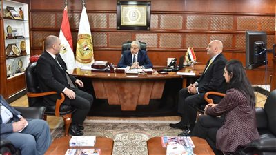 وزير القوى العاملة يلتقي رئيس جهاز تنمية المشروعات المتوسطة والصغيرة