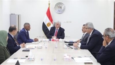 وزير التعليم العالي يلتقى بممثل منظمة الأغذية والزراعة بالأمم المتحدة 