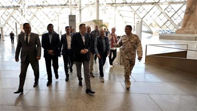 وزير السياحة والآثار يتفقد آخر مستجدات العمل بالمتحف المصري الكبير 