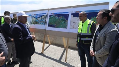 وزير النقل يتابع معدلات تنفيذ عدد من مشروعات الطرق والكباري الجاري تنفيذها بمحافظتي الدقهلية ودمياط 