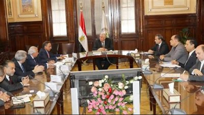 القصير يبحث مع مسئولى غرفة التجارة الأمريكية بالقاهرة سبل التعاون