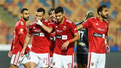 دوري الأبطال..كولر يفاضل بين 4 لاعبين لقيادة خط وسط الأهلي أمام الرجاء