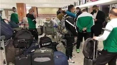 استعدادا لمواجهة الأهلي.. بعثة الرجاء المغربي تصل القاهرة