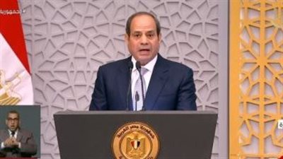 الرئيس السيسي مقدما التهنئة للمسيحيين ويهنئ حفظة كتاب الله