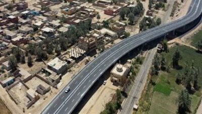 وزير النقل يعلن بدء التشغيل التجريبى لكبارى السيل والمضيق بأسوان أمام حركة المرور