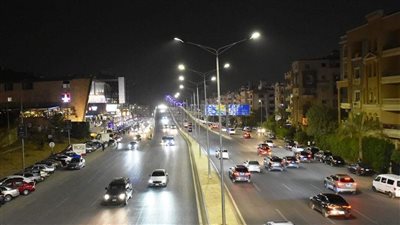 وزير الإسكان: استبدال 35 ألف كشاف إنارة  بـ