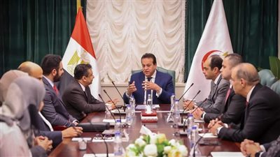 وزير الصحة يستقبل وفدًا من المجلس العماني للاختصاصات الطبية لمناقشة التعاون في مجال التعليم الطبي المهني