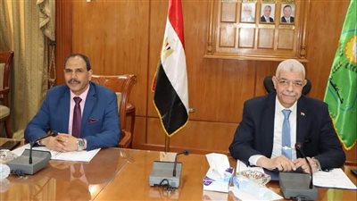 رئيس جامعة المنوفية يتابع الموقف التنفيذى لمشروعات الجامعة 