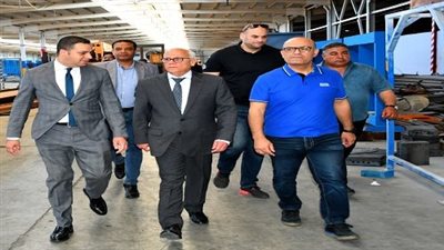 محافظ بورسعيد يتفقد أعمال إنشاء المرحلة الرابعة من مصنع بيراميدز لإطارات السيارات 