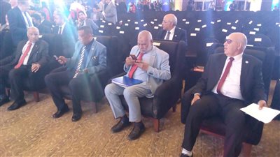 توافد المشاركين في الجلسة الافتتاحية لـ الحوار الوطني