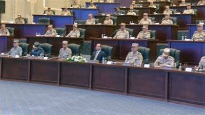 الرئيس السيسى يشيد بجهود القوات المسلحة فى حماية الحدود ودعم مقومات التنمية