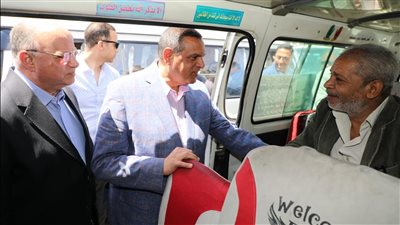 وزير التنمية المحلية ومحافظ القاهرة يتفقدان موقفى الألف مسكن وعبدالمنعم رياض بالعاصمة 