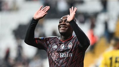 عرض عربي بـ3 ملايين يورو يهدد صفقة انتقال موليكا للأهلي