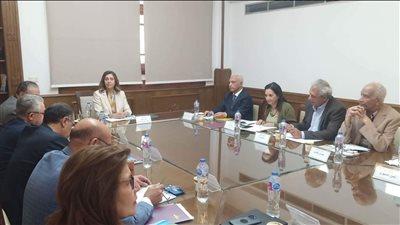 وزيرة الثقافة تجتمع مع اللجنة العليا للمرصد الثقافي لمناقشة آليات الإعداد لتقرير الحالة الثقافية لمصر