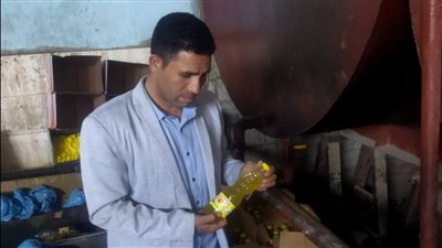 ضبط مصنع تعبئة زيوت طعام بدون ترخيص بكرداسة بالجيزة