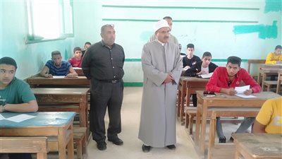 قيادات الأزهر بالسويس يتفقدون لجان إمتحانات النقل للمرحلة الثانوية  