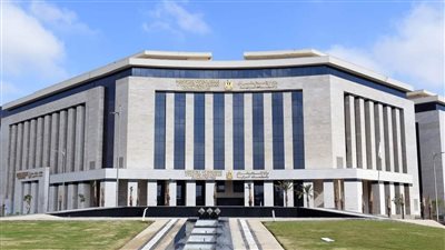 رئيس الوزراء يتفقد مقر وزارة الإسكان بالحي الحكومي