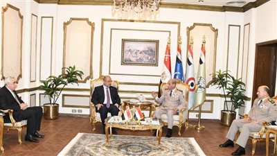  وزير الدفاع والإنتاج الحربى  يلتقى وزير دفاع جمهورية العراق