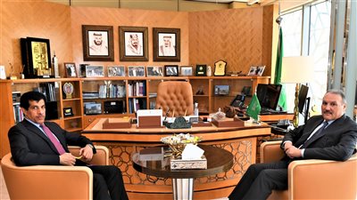 سفير المملكة السعودية لدى مصر يلتقي بنظيره القطري