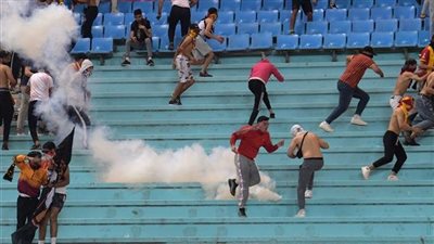 القضاء التونسي.. حبس 31 من مشجعي الترجي على خلفية أحداث الشغب