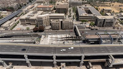 القومية للأنفاق: إتمام المرحلة الأولى من تركيب مسار خط المترو المار أعلى محطة مترو جامعة القاهرة 