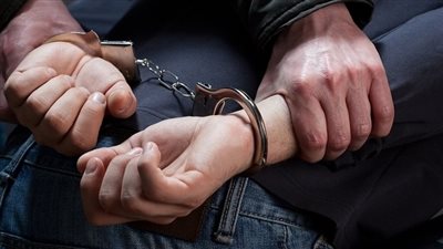 بصحبة سيدة.. القبض على مطرب مهرجانات بحوزته مواد مخدرة بالشيخ زايد