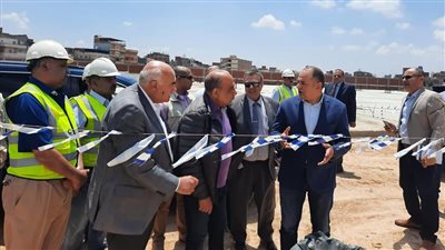  وزير قطاع الأعمال يتفقد أعمال تنفيذ المشروع القومي لتطوير صناعة الغزل والنسيج 