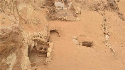 الآثار: الكشف عن عدد من الأبنية والدفنات من العصور المتأخرة بمحافظة أسيوط 