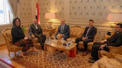 سفير كندا لرئيس 