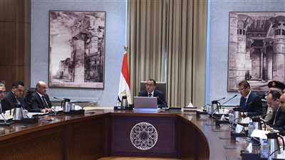 رئيس الوزراء يترأس اجتماع اللجنة الرئيسية لتقنين أوضاع الكنائس