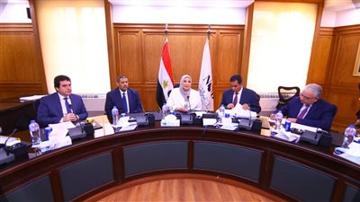 وزيرة التضامن تعقد اجتماعًا مع رؤساء قطاعات بنك ناصر الاجتماعي