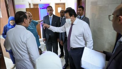 أثناء جولة مفاجأة.. وزير الصحة يوجه بفتح تحقيق مع المسؤولين عن أمن ونظافة مستشفى حلوان والنقص الحاد في المستلزمات الأساسية بالعيادات الخارجية