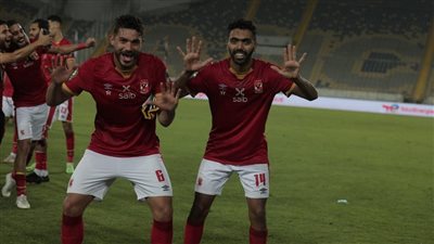 شوبير: الأهلى نجح فى تمديد عقد حسين الشحات وياسر إبراهيم