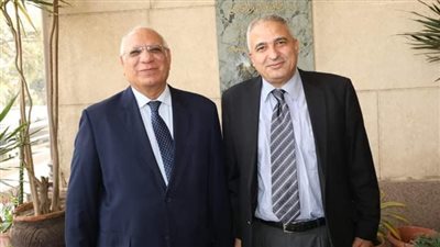 عالم الأراضي والمياه 