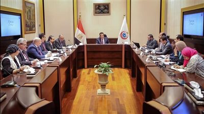وزير الصحة يوجه بسرعة الانتهاء من الاستراتيجية الوطنية الجديدة للوزارة وفقاً للخرائط الصحية بالمحافظات 