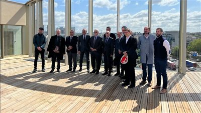 أيمن عاشور يعقد اجتماعًا مع الشركة المُنفذة لمشروع بناء 