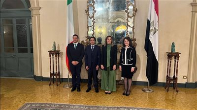 وزيرة الثقافة تلتقي سفير مصر في إيطاليا لبحث سبل التعاون 