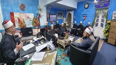 وزارة الأوقاف تهدي رئيس جامعة السويس موسوعة الثقافة الإسلامية