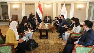 وزير التعليم العالي يلتقي وفد كليتي تيانجين الفنية للنقل وتيانجين الفنية المهنية للصناعة الخفيفة وشركة أفيك