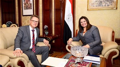 وزيرة الهجرة تبحث مع السفير الألماني تعزيز  التعاون المشترك في مجالات الهجرة والمهاجرين