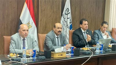 وفد مؤسسة حكومية يزور السخنة للتعرف علي الفرص الإستثمارية